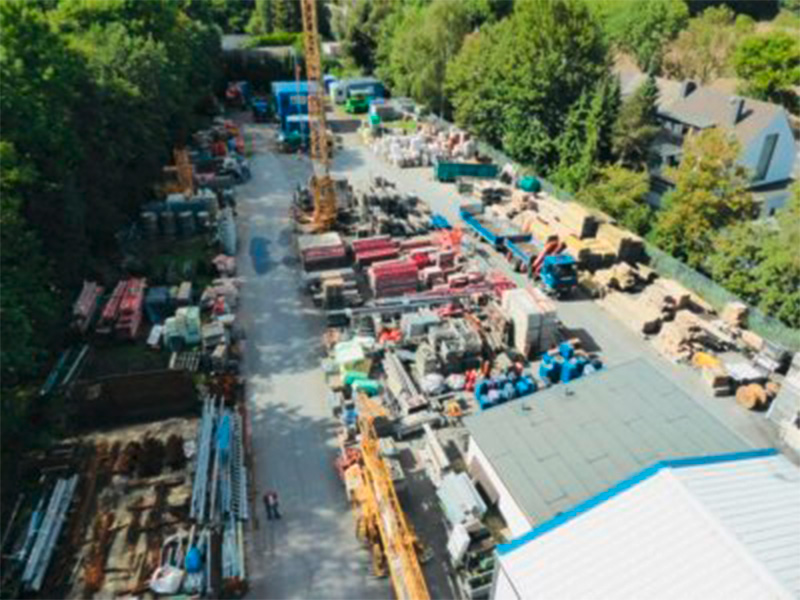 Bauhof der Verfuß GmbH in Hemer, mit Ausstattungen für Bau- und Renovierungsarbeiten.