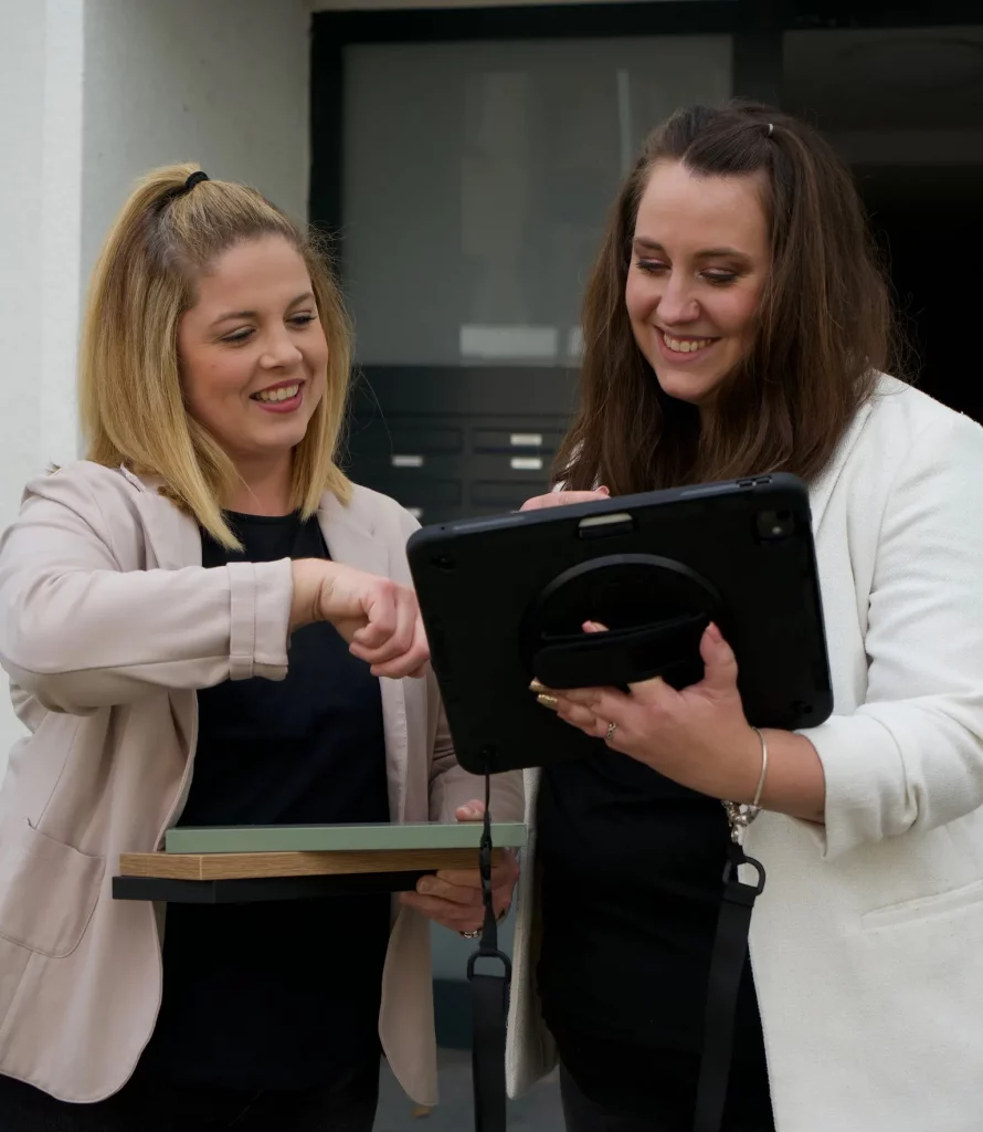 Team von Küchen Baumeister in Iserlohn präsentiert persönliche Beratung und umfassenden Service rund um individuelle Küchenplanung und Gestaltung